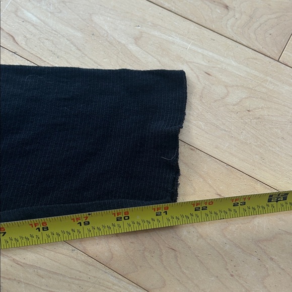 NEW Cynthia Ashby black capri leggings - Picture 6 of 10